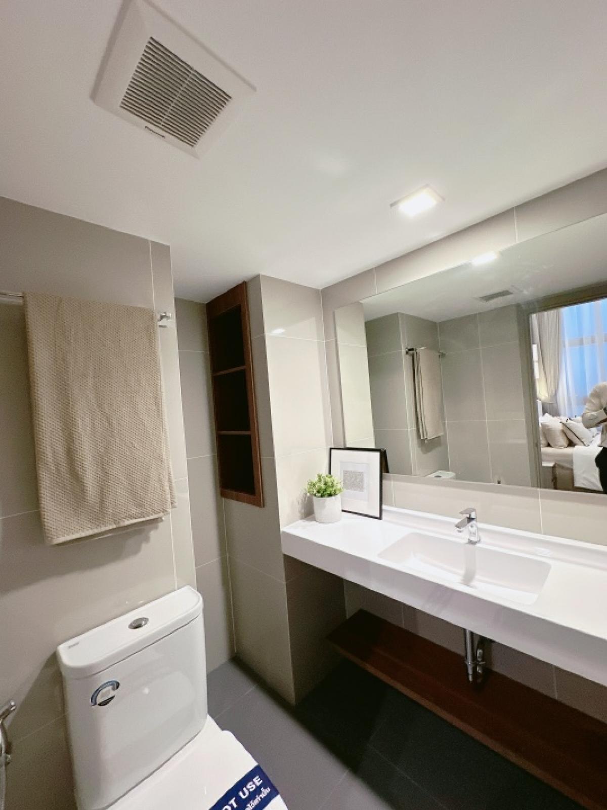 For SaleCondoRama9, Petchburi, RCA : 𝙄𝘿𝙀𝙊 𝙍𝘼𝙈𝘼𝟗-𝘼𝙎𝙊𝙆𝙀 New 2-storey room, free down payment 0 baht, easy installment 16,000/month, free of all expenses, take care of all loan matters for free.