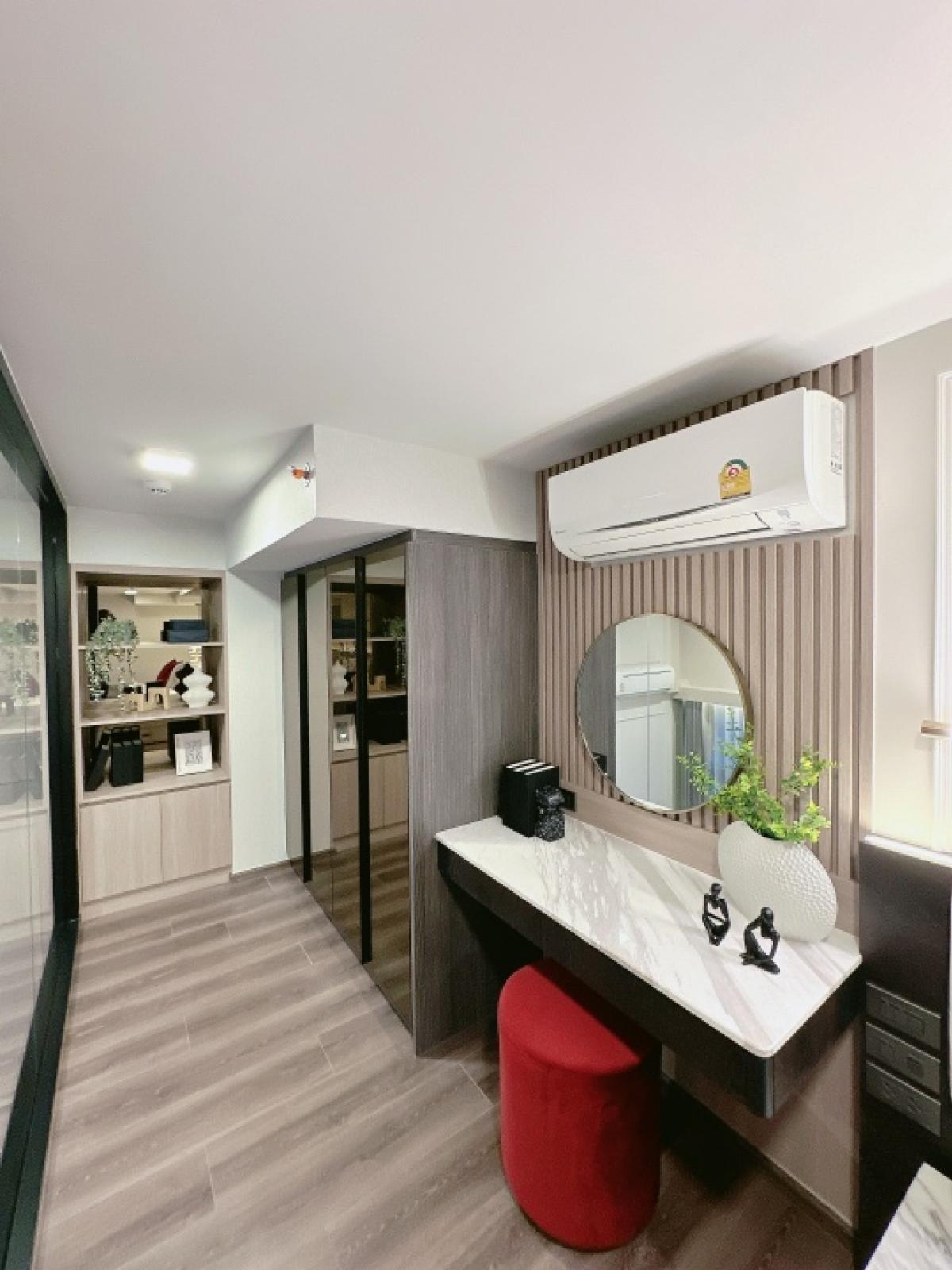 For SaleCondoRama9, Petchburi, RCA : 𝙄𝘿𝙀𝙊 𝙍𝘼𝙈𝘼𝟗-𝘼𝙎𝙊𝙆𝙀 New 2-storey room, free down payment 0 baht, easy installment 16,000/month, free of all expenses, take care of all loan matters for free.