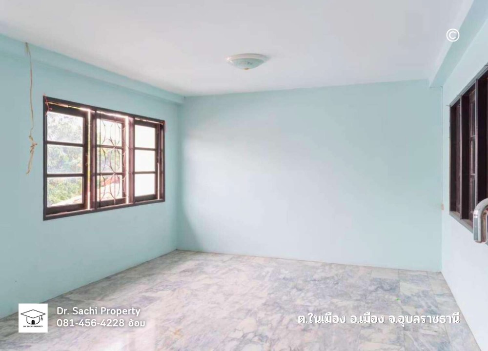 ขายทาวน์โฮมอุบลราชธานี : ทาวน์เฮ้าส์ ทำเลดี ใกล้ เซ็นทรัล อุบลราชธานี (2 ชั้นครึ่ง 25.8 ตรว. )