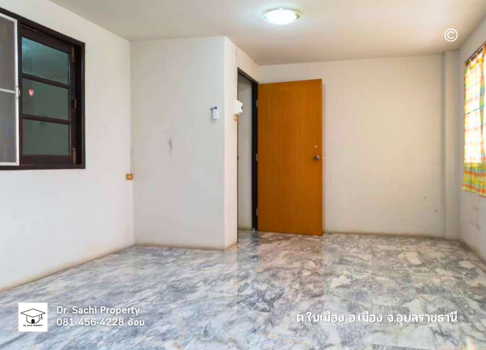 ขายทาวน์โฮมอุบลราชธานี : ทาวน์เฮ้าส์ ทำเลดี ใกล้ เซ็นทรัล อุบลราชธานี (2 ชั้นครึ่ง 25.8 ตรว. )