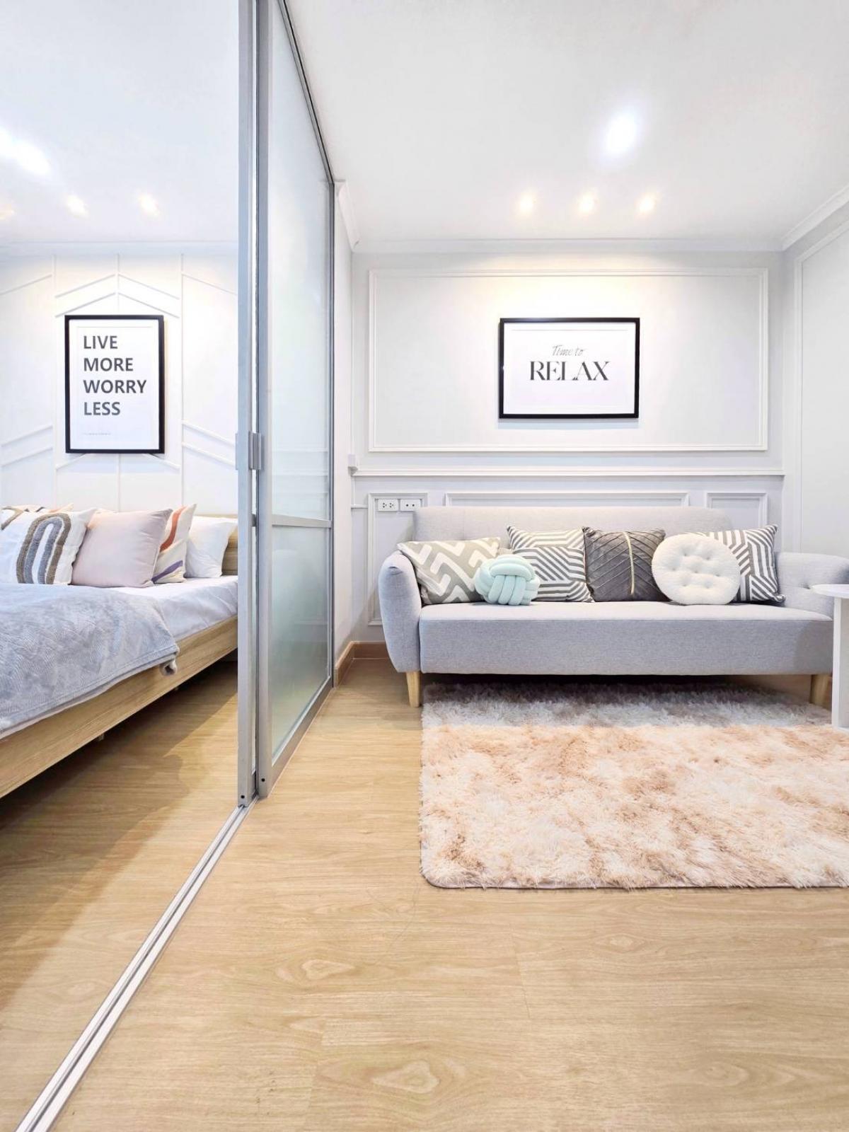 For SaleCondoRathburana, Suksawat : Beautiful room with romantic corner. Invite friends to sip wine in our room. 🌳🌳𝐋𝐮𝐦𝐩𝐢𝐧𝐢 𝐕𝐢𝐥𝐥𝐞 𝐑𝐚𝐭𝐛𝐮𝐫𝐚𝐧𝐚 - 𝐑𝐢𝐯𝐞𝐫𝐯𝐢𝐞𝐰🌳🌳