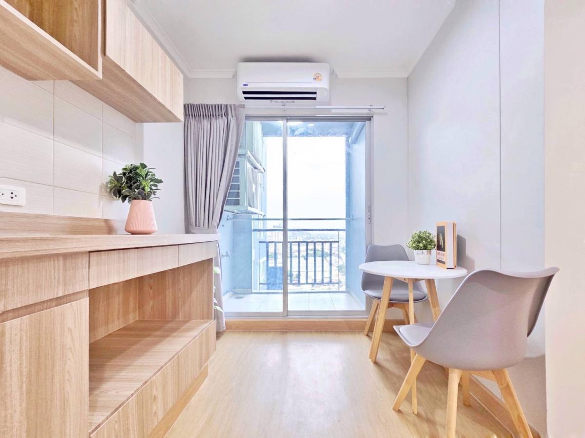 For SaleCondoRathburana, Suksawat : Beautiful room with romantic corner. Invite friends to sip wine in our room. 🌳🌳𝐋𝐮𝐦𝐩𝐢𝐧𝐢 𝐕𝐢𝐥𝐥𝐞 𝐑𝐚𝐭𝐛𝐮𝐫𝐚𝐧𝐚 - 𝐑𝐢𝐯𝐞𝐫𝐯𝐢𝐞𝐰🌳🌳