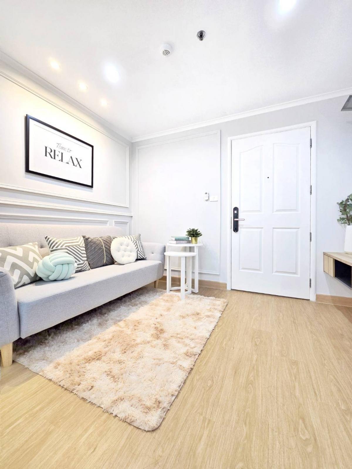 For SaleCondoRathburana, Suksawat : Beautiful room with romantic corner. Invite friends to sip wine in our room. 🌳🌳𝐋𝐮𝐦𝐩𝐢𝐧𝐢 𝐕𝐢𝐥𝐥𝐞 𝐑𝐚𝐭𝐛𝐮𝐫𝐚𝐧𝐚 - 𝐑𝐢𝐯𝐞𝐫𝐯𝐢𝐞𝐰🌳🌳