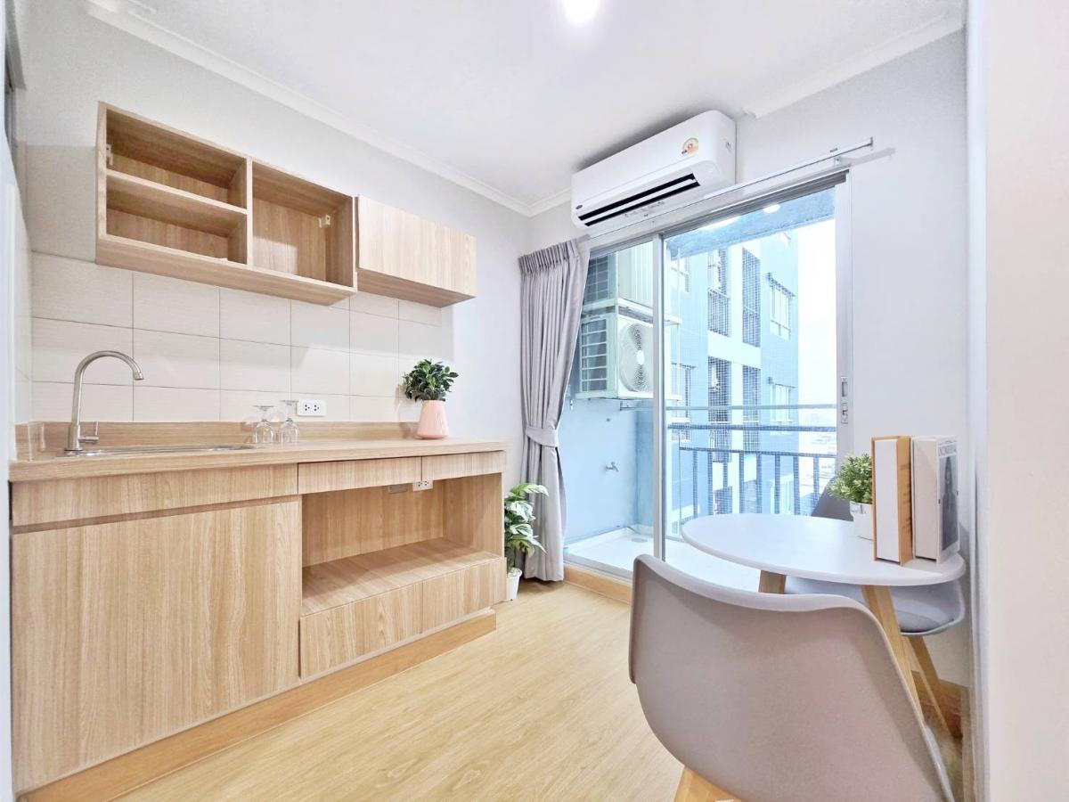 For SaleCondoRathburana, Suksawat : Beautiful room with romantic corner. Invite friends to sip wine in our room. 🌳🌳𝐋𝐮𝐦𝐩𝐢𝐧𝐢 𝐕𝐢𝐥𝐥𝐞 𝐑𝐚𝐭𝐛𝐮𝐫𝐚𝐧𝐚 - 𝐑𝐢𝐯𝐞𝐫𝐯𝐢𝐞𝐰🌳🌳