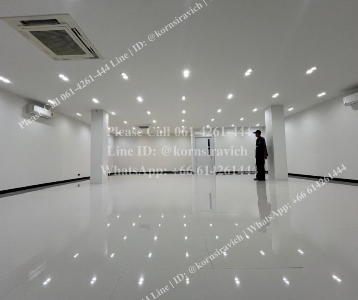 ให้เช่าร้านค้า/ตลาดนัดรัชดา ห้วยขวาง : ปล่อยเช่า พื้นที่ชั้น G ขนาด 130 ตารางเมตร รัชดาภิเษก, ใกล้ รถไฟฟ้า MRT สถานี รัชดาภิเษก 150 เมตร