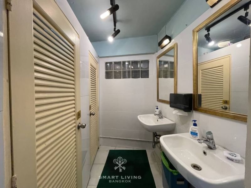 ขายร้านค้า/ตลาดนัดลาดพร้าว เซ็นทรัลลาดพร้าว : 📢ขายกิจการ ร้านอาหารชื่อดังกว่า34ปี พร้อมอาคาร4ชั้น มี5ห้องนอน ใกล้ 5แยกลาดพร้าว พร้อมทำธุรกิจต่อได้เลย ทำAirbnbได้