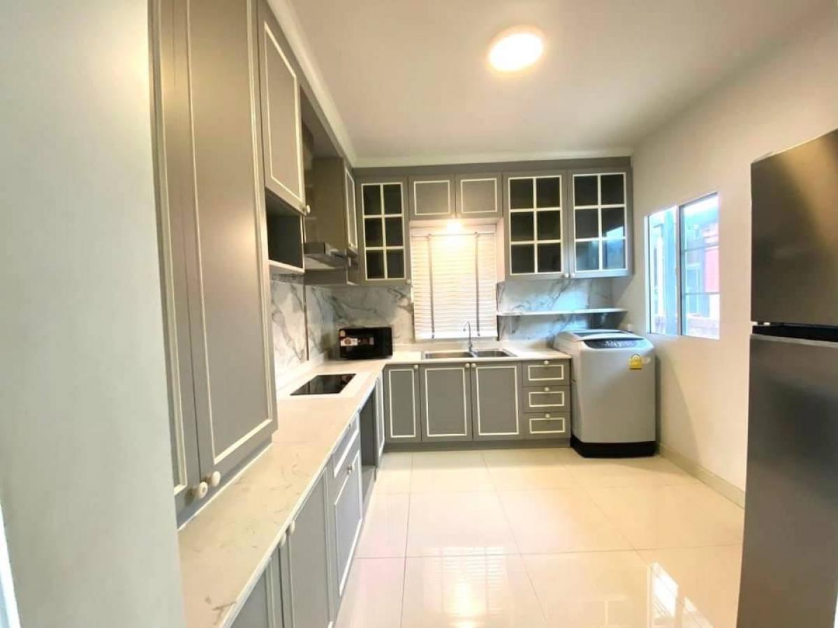 For RentHousePattanakan, Srinakarin : For rent: 4-bedroom detached house near Thonglor, Passorn Prestige Luxe