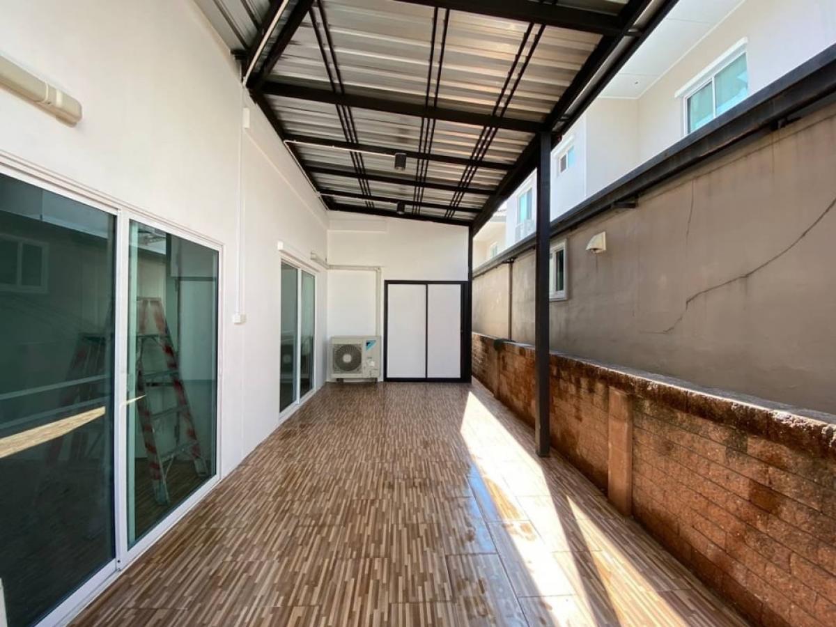 For RentHousePattanakan, Srinakarin : For rent: 4-bedroom detached house near Thonglor, Passorn Prestige Luxe