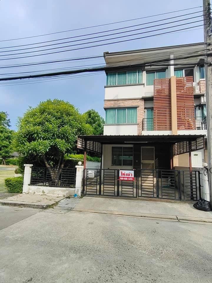For RentTownhomeSamut Prakan,Samrong : For rent: Town Plus Theparak, corner house, 45 sq w, parking for 3 cars, ready to move in