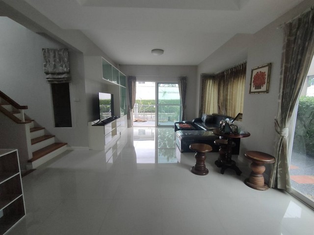 ให้เช่าบ้านนวมินทร์ รามอินทรา : ให้เช่าบ้านเดี่ยว 2 ชั้น ม.มัณฑนา เลค วัชรพล พร้อมเฟอร์นิเจอร์