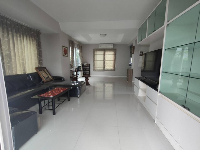 ให้เช่าบ้านนวมินทร์ รามอินทรา : ให้เช่าบ้านเดี่ยว 2 ชั้น ม.มัณฑนา เลค วัชรพล พร้อมเฟอร์นิเจอร์