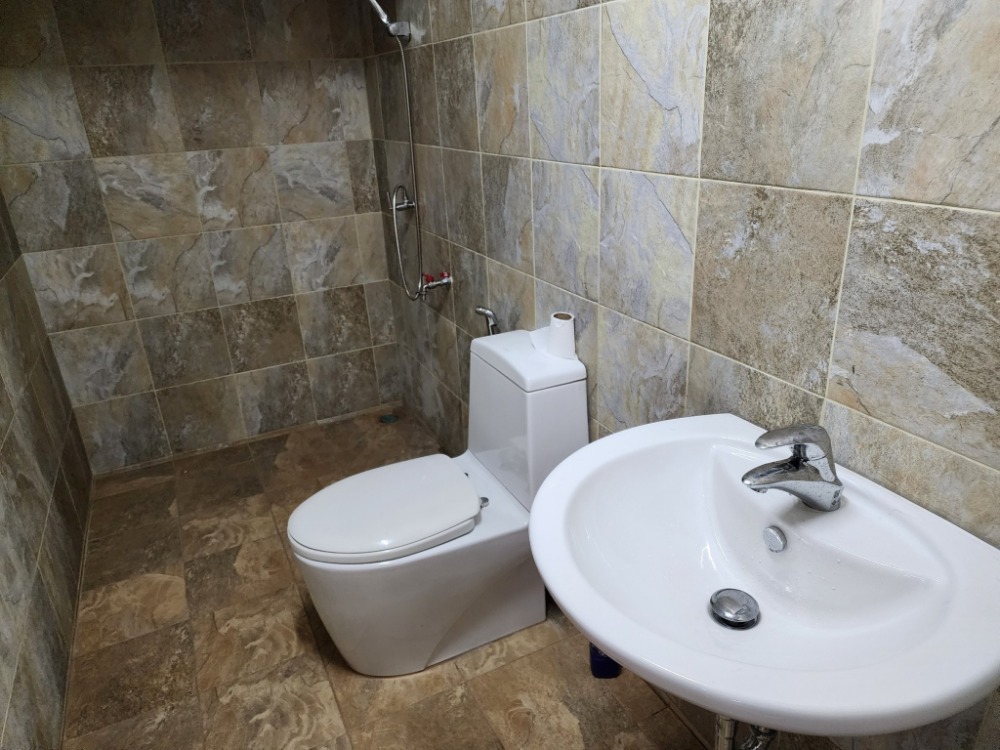 ขายทาวน์โฮมบางซื่อ วงศ์สว่าง เตาปูน : ลดราคา ขายบ้านหลังมุม ซอยกรุงเทพนนท์ 13 (ซอยทับทิม 2) สภาพดี รีโนเวทบางส่วน พร้อมอยู่