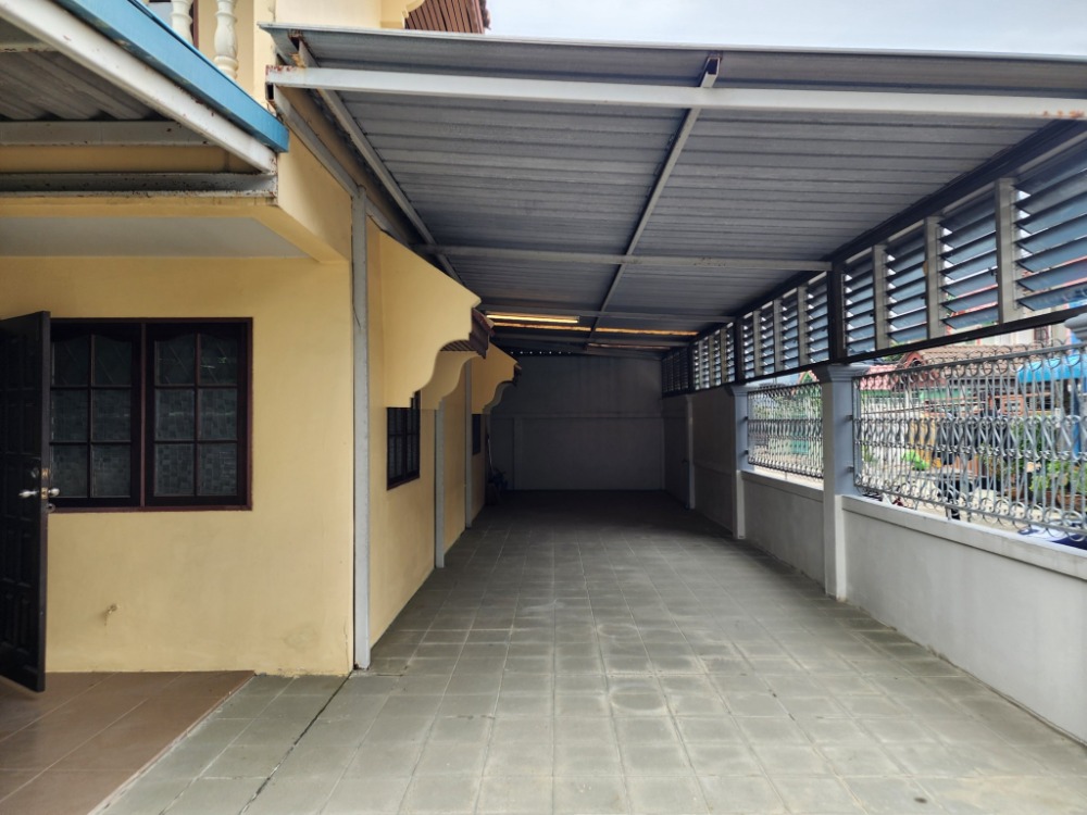 ขายทาวน์โฮมบางซื่อ วงศ์สว่าง เตาปูน : ลดราคา ขายบ้านหลังมุม ซอยกรุงเทพนนท์ 13 (ซอยทับทิม 2) สภาพดี รีโนเวทบางส่วน พร้อมอยู่