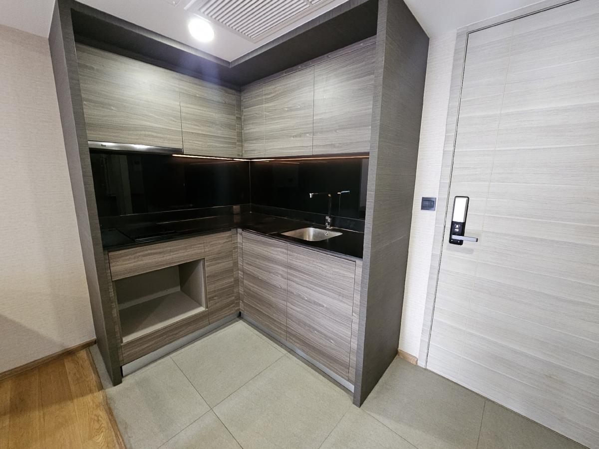 ให้เช่าคอนโดวิทยุ ชิดลม หลังสวน : ห้องใหม่ ห้องสวย ปล่อยถูก เช่า 1 ห้องนอน 1 ห้องน้ำ คลาส หลังสวน