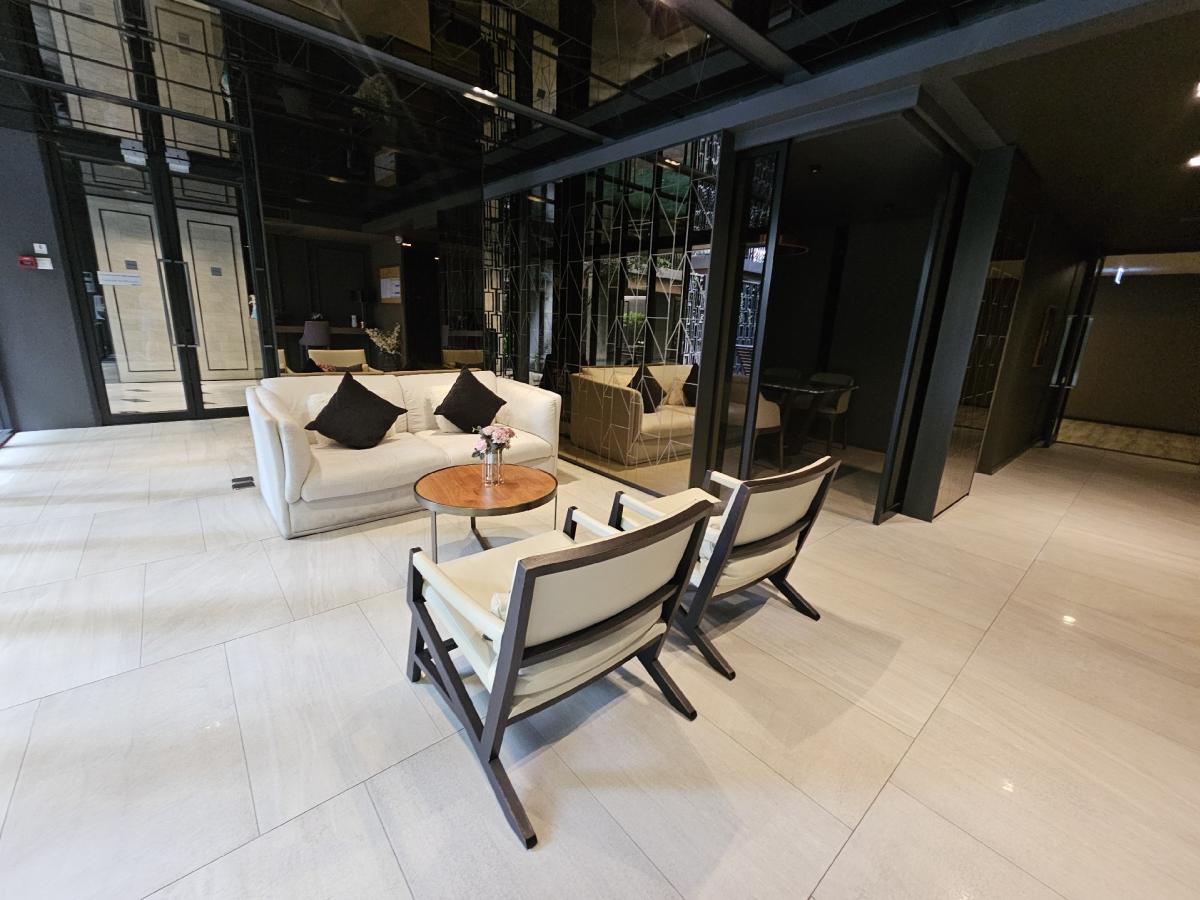 ให้เช่าคอนโดวิทยุ ชิดลม หลังสวน : ห้องใหม่ ห้องสวย ปล่อยถูก เช่า 1 ห้องนอน 1 ห้องน้ำ คลาส หลังสวน