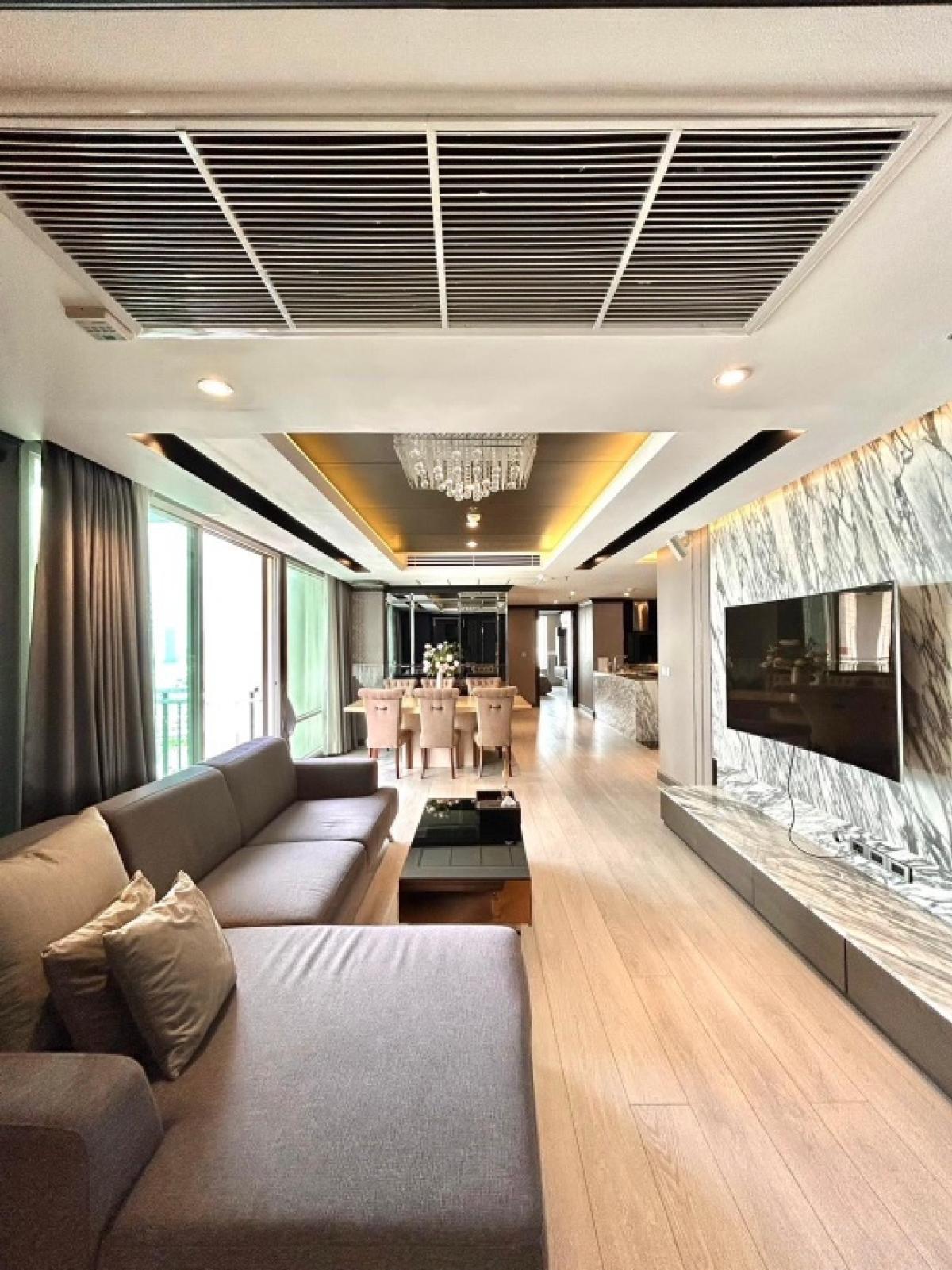 For SaleCondoSukhumvit, Asoke, Thonglor : 📢👇 Room for sale with tenant contract ends May 29, 2026. (rent 78,000 baht) Ideal for living or investment , fully furnished, unblocked view.