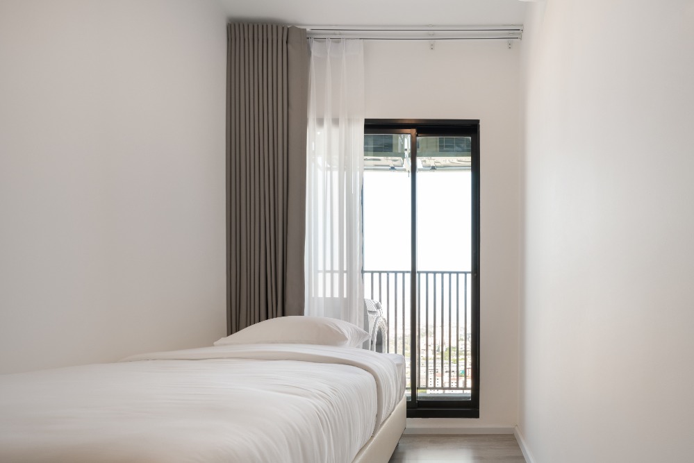 For RentCondoSamut Prakan,Samrong : Condo for rent next to BTS Thipawan, 0 meters. Knightsbridge Sukhumvit-Thepharak, 2 bedrooms, 39 sq.m., high floor, beautiful view, ready to move in, Free WIFI.