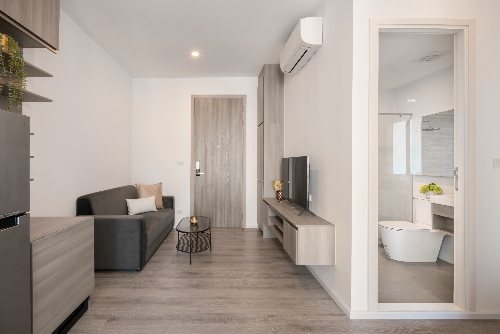 For RentCondoSamut Prakan,Samrong : Condo for rent next to BTS Thipawan, 0 meters. Knightsbridge Sukhumvit-Thepharak, 2 bedrooms, 39 sq.m., high floor, beautiful view, ready to move in, Free WIFI.