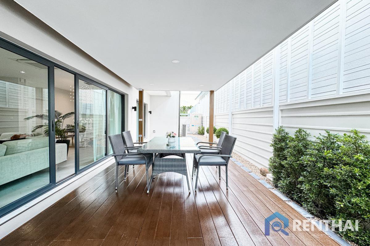 For SaleHousePattaya, Bangsaen, Chonburi : Move-In Ready! Modern Minimalist Home in the Heart of Pattaya