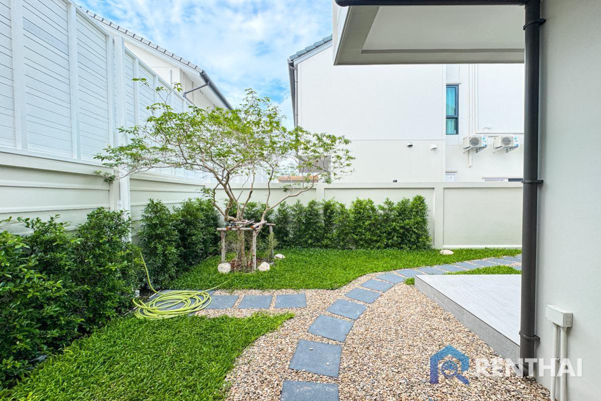 For SaleHousePattaya, Bangsaen, Chonburi : Move-In Ready! Modern Minimalist Home in the Heart of Pattaya
