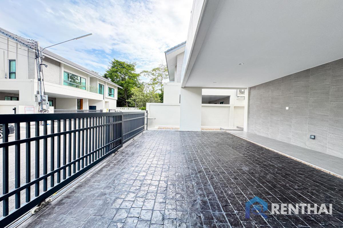 For SaleHousePattaya, Bangsaen, Chonburi : Move-In Ready! Modern Minimalist Home in the Heart of Pattaya