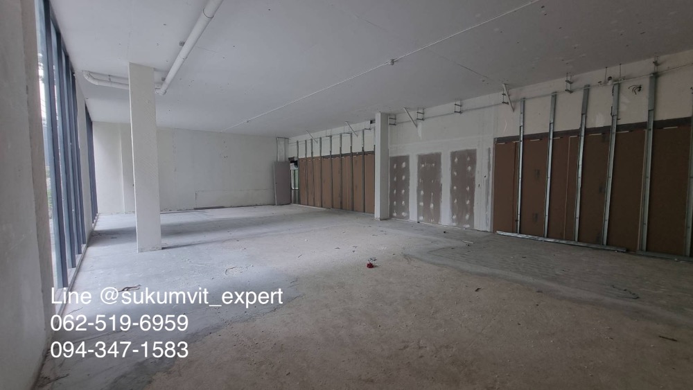 For RentRetail SpaceSukhumvit, Asoke, Thonglor : For rent commercial space in community mall, Asoke area. Near SWU