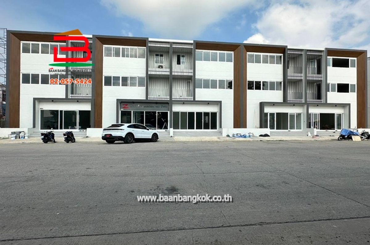 For SaleTownhomePathum Thani,Rangsit, Thammasat : Townhome, new condition, The 8 Khlong Luang (The 8 Khlong Luang), area 40 sq m, Khlong Luang Road, Khlong Song Subdistrict, Khlong Luang District, Pathum Thani Province