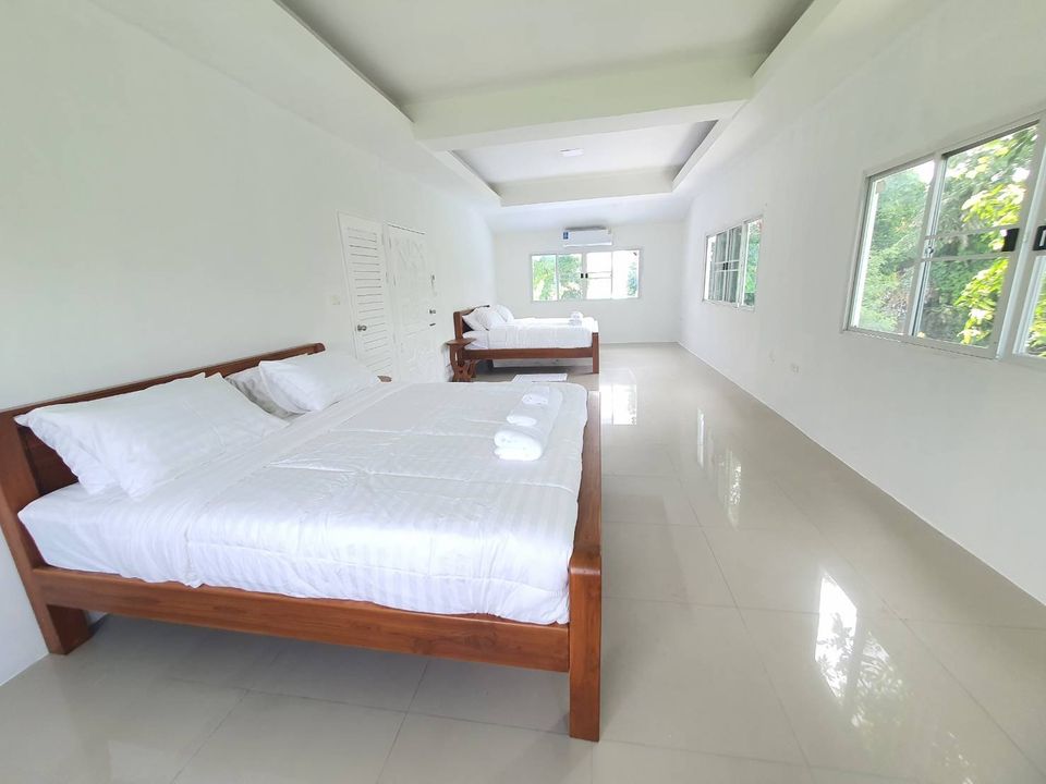 ขายบ้านเกษตร นวมินทร์ ลาดปลาเค้า : S-HPDM102 ขาย บ้านเดี่ยว ติดถนนซอยประเสริฐมนูญกิจ 30 2ชั้น ทิศใต้ พื้นที่ 98ตรว. พื้นที่ใช้สอย 300ตรม. 7นอน 3น้ำ 12.772ล้าน 064-959-8900