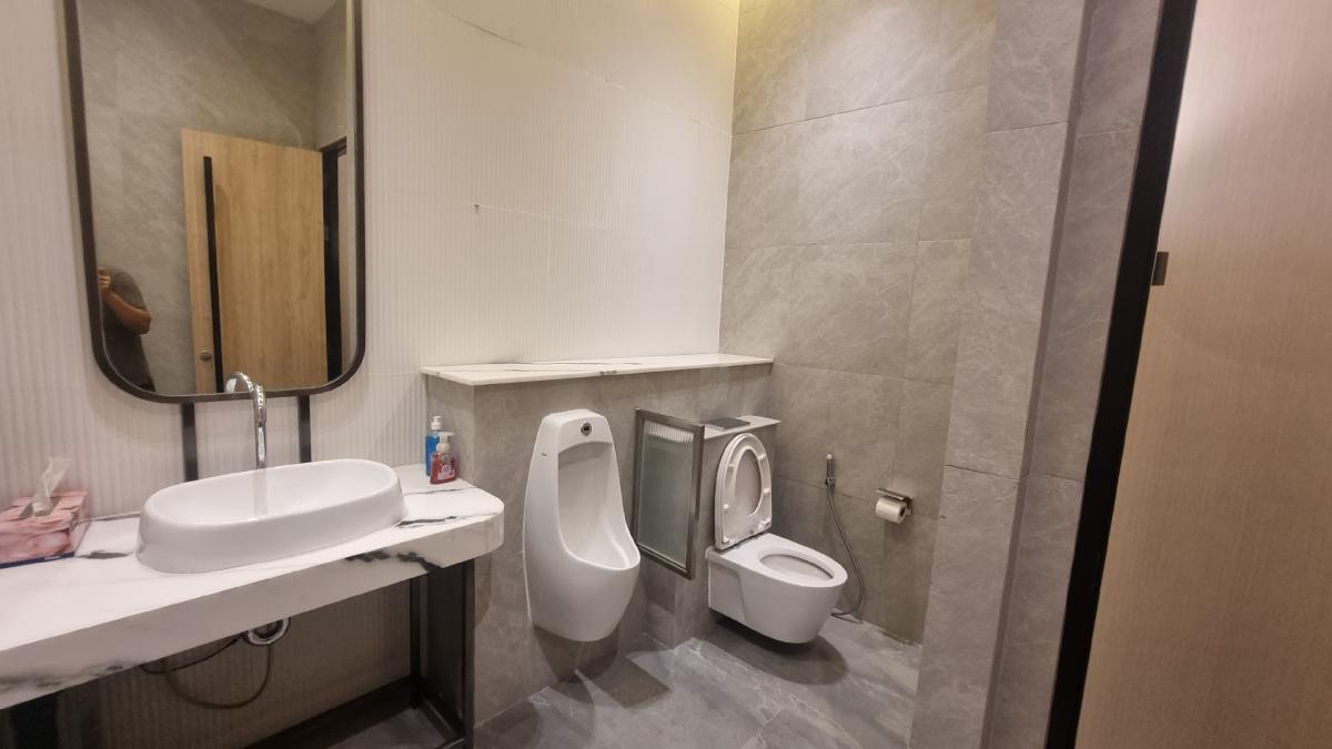 ให้เช่าร้านค้า/ตลาดนัดสุขุมวิท อโศก ทองหล่อ : อโศก ให้เช่าพื้นที่ รับทุกธุรกิจที่ถูกกฎหมาย เหมาะทำคลินิกความงาม คลินิกทำฟัน เดิมเป็นห้องรับรองของอาคาร ตกแต่งไว้หรู