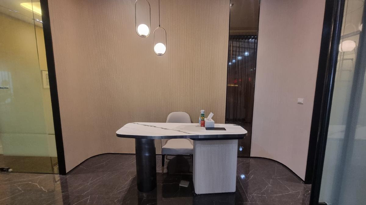 ให้เช่าร้านค้า/ตลาดนัดสุขุมวิท อโศก ทองหล่อ : อโศก ให้เช่าพื้นที่ รับทุกธุรกิจที่ถูกกฎหมาย เหมาะทำคลินิกความงาม คลินิกทำฟัน เดิมเป็นห้องรับรองของอาคาร ตกแต่งไว้หรู