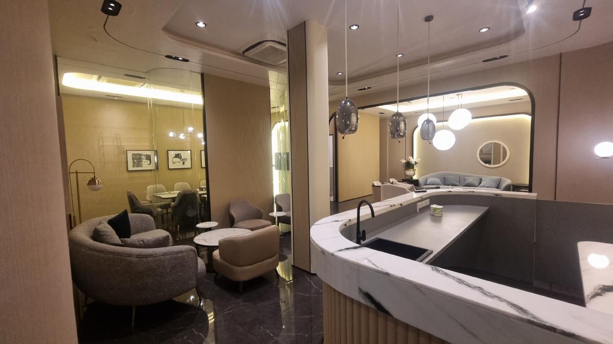 ให้เช่าร้านค้า/ตลาดนัดสุขุมวิท อโศก ทองหล่อ : อโศก ให้เช่าพื้นที่ รับทุกธุรกิจที่ถูกกฎหมาย เหมาะทำคลินิกความงาม คลินิกทำฟัน เดิมเป็นห้องรับรองของอาคาร ตกแต่งไว้หรู