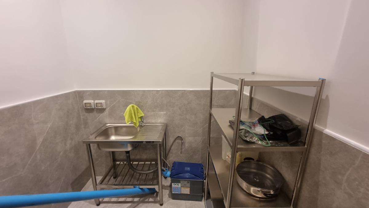 ให้เช่าร้านค้า/ตลาดนัดสุขุมวิท อโศก ทองหล่อ : อโศก ให้เช่าพื้นที่ รับทุกธุรกิจที่ถูกกฎหมาย เหมาะทำคลินิกความงาม คลินิกทำฟัน เดิมเป็นห้องรับรองของอาคาร ตกแต่งไว้หรู