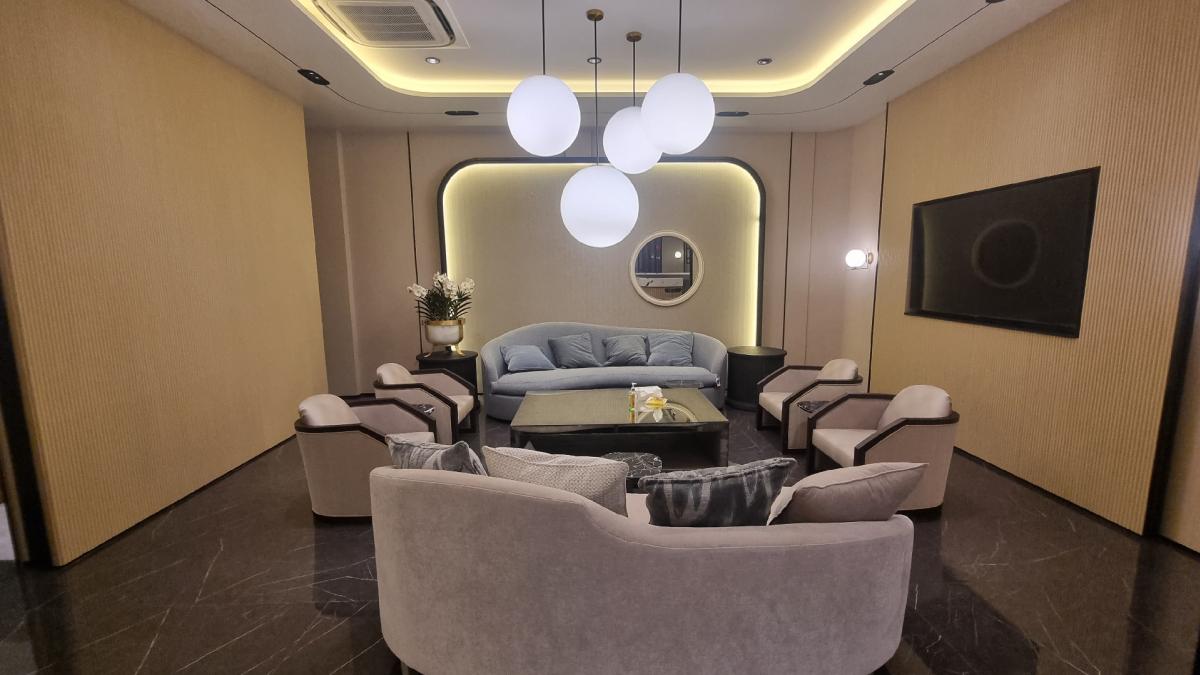 ให้เช่าร้านค้า/ตลาดนัดสุขุมวิท อโศก ทองหล่อ : อโศก ให้เช่าพื้นที่ รับทุกธุรกิจที่ถูกกฎหมาย เหมาะทำคลินิกความงาม คลินิกทำฟัน เดิมเป็นห้องรับรองของอาคาร ตกแต่งไว้หรู