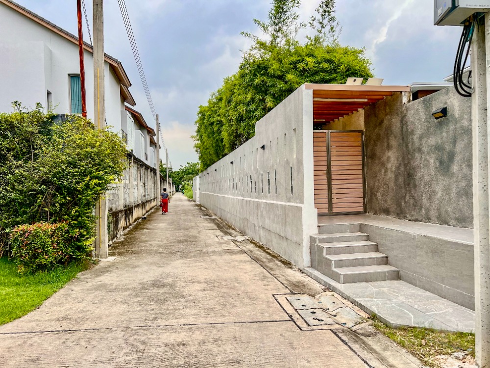 ขายที่ดินเลียบทางด่วนรามอินทรา : ขายที่ดิน ซอยโยธินพัฒนา7 แยก 2-2 ทำเลเลียบทางด่วน อาจณรงค์-รามอินทรา พื้นที่ 1-0-49 ไร่