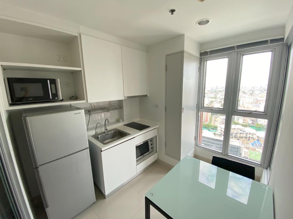 ขายคอนโดรัชดา ห้วยขวาง : รหัสทรัพย์ Bh0410  Centric รัชดา-สุทธิสาร ห้องขนาด 32.25 ตร.ม. แบบ 1 ห้องนอน 1 ห้องน้ำ ชั้น 26