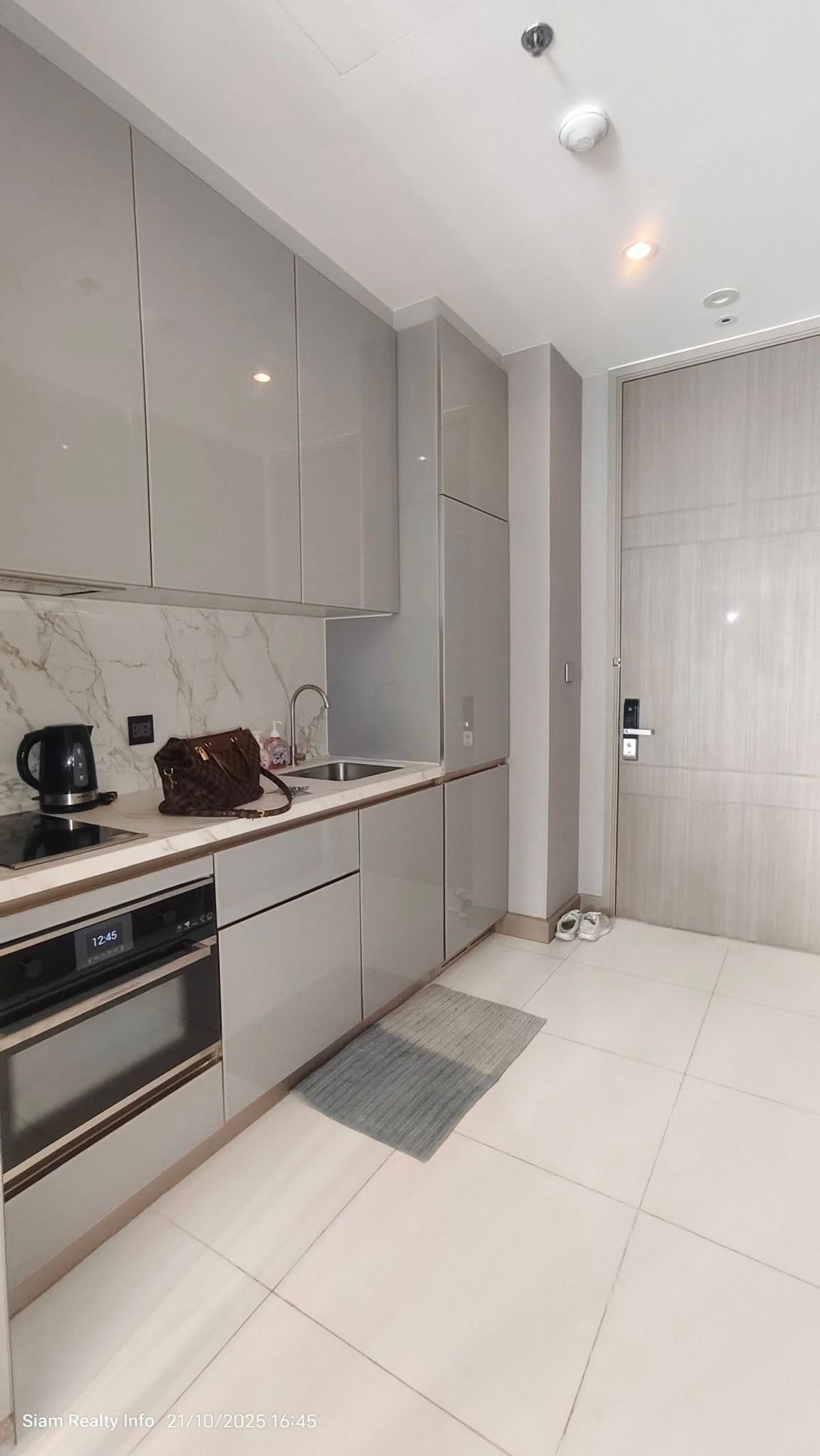 ให้เช่าคอนโดพระราม 9 เพชรบุรีตัดใหม่ RCA : ดิ เอส แอท สิงห์ คอมเพล็กซ์ 🌸คอนโดให้เช่า The Esse at Singha Complex MRT เพชรบุรี