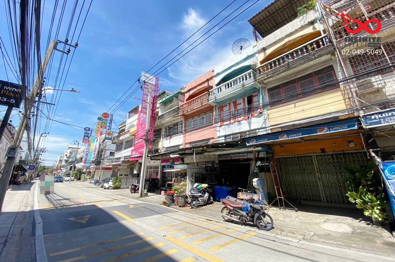 For SaleShop HouseLadprao101, Happy Land, The Mall Bang Kapi : Commercial building for sale, 3.5 floors, Soi Lat Phrao 112, Lat Phrao Road