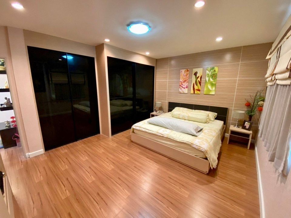 ขายบ้านบางแค เพชรเกษม : S-HSSR101 ขายบ้านเดี่ยว หมู่บ้าน นันทวัน สาทร-ราชพฤกษ์ 2ชั้น ทิศตะวันออก 66.9 ตรว พื้นที่ใช้สอย 267.6 ตรม 3นอน 3น้ำ 12.5 ล้าน 064-959-8900