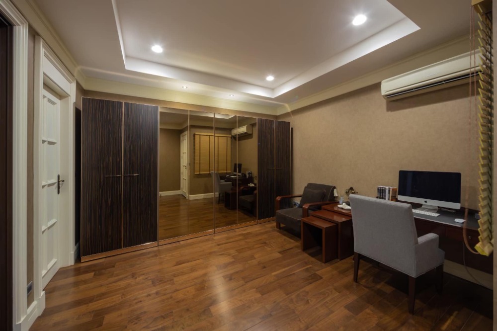 ขายทาวน์โฮมอ่อนนุช อุดมสุข : S-HTRS101 ขาย ทาวน์โฮม เรสซิเดนท์ สุขุมวิท 65 4ชั้น ทิศตะวันออกเฉียงใต้ พื้นที่ 28.1ตรว. พื้นที่ใช้สอย 300ตรม. 2นอน 2น้ำ 26ล้าน 064-959-8900