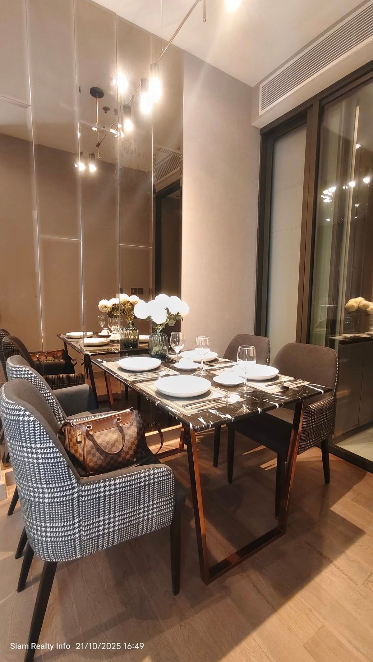 ให้เช่าคอนโดพระราม 9 เพชรบุรีตัดใหม่ RCA : ดิ เอส แอท สิงห์ คอมเพล็กซ์ 🌸คอนโดให้เช่า The Esse at Singha Complex MRT เพชรบุรี