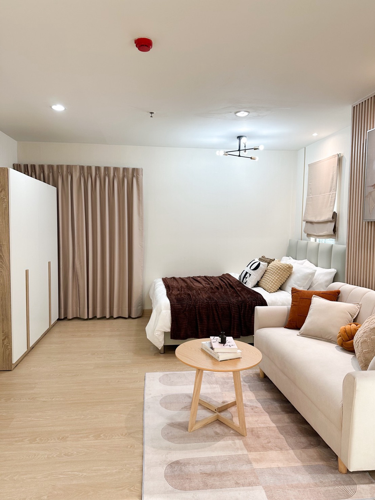 For SaleCondoBang Sue, Wong Sawang, Tao Pun : 📌Selling Regent Home Bang Son Phase 27, newly decorated room, ready to move in, suitable for buying to live in yourself or investing to rent out, very worthwhile.