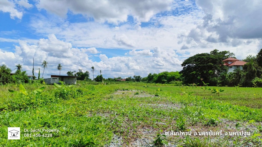 For SaleLandNakhon Pathom : Beautiful land for sale, next to the Tha Chin River, 12-0-65.3 rai, near Wat Klang Bang Kaew, Thana Market, Nakhon Chai Si, Nakhon Pathom Province