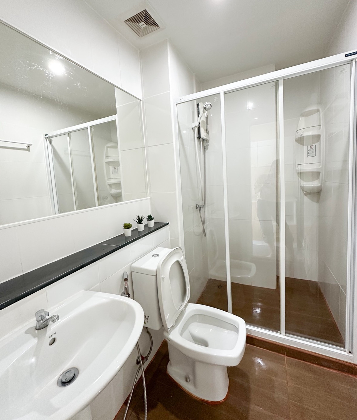 For SaleCondoBang Sue, Wong Sawang, Tao Pun : 📌Selling Regent Home Bang Son Phase 27, newly decorated room, ready to move in, suitable for buying to live in yourself or investing to rent out, very worthwhile.