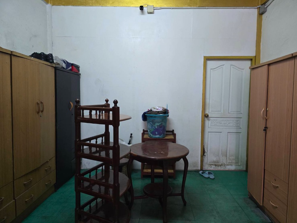 ให้เช่าอาคารพาณิชย์คลองเตย กล้วยน้ำไท : ทาวน์เฮ้าส์ 3 คูหาให้เช่าย่านพระราม 4, กรุงเทพมหานคร