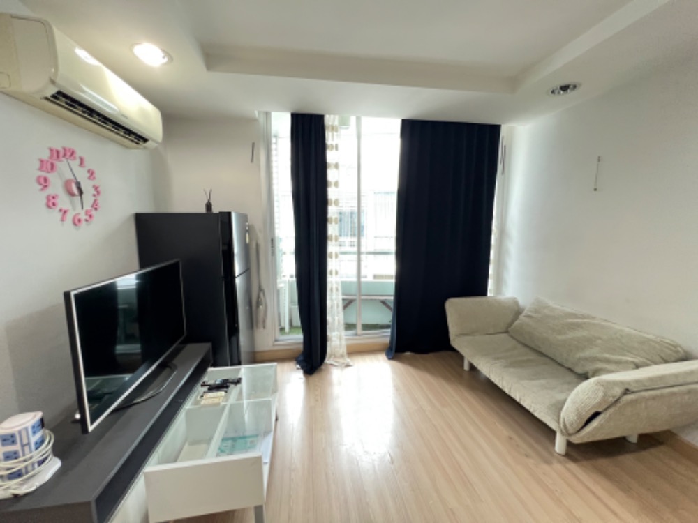 For RentCondoRatchadapisek, Huaikwang, Suttisan : 🏢 Condo for rent: The Kris 5, Soi Ratchada 17, size 37 sq m., ready to move in.