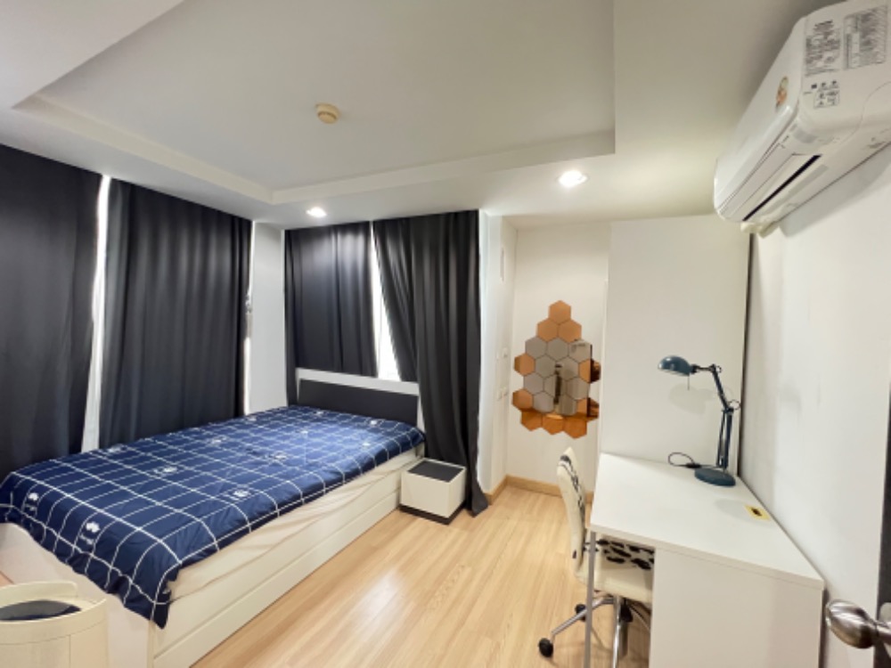 For RentCondoRatchadapisek, Huaikwang, Suttisan : 🏢 Condo for rent: The Kris 5, Soi Ratchada 17, size 37 sq m., ready to move in.