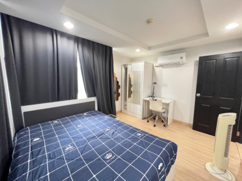 For RentCondoRatchadapisek, Huaikwang, Suttisan : 🏢 Condo for rent: The Kris 5, Soi Ratchada 17, size 37 sq m., ready to move in.