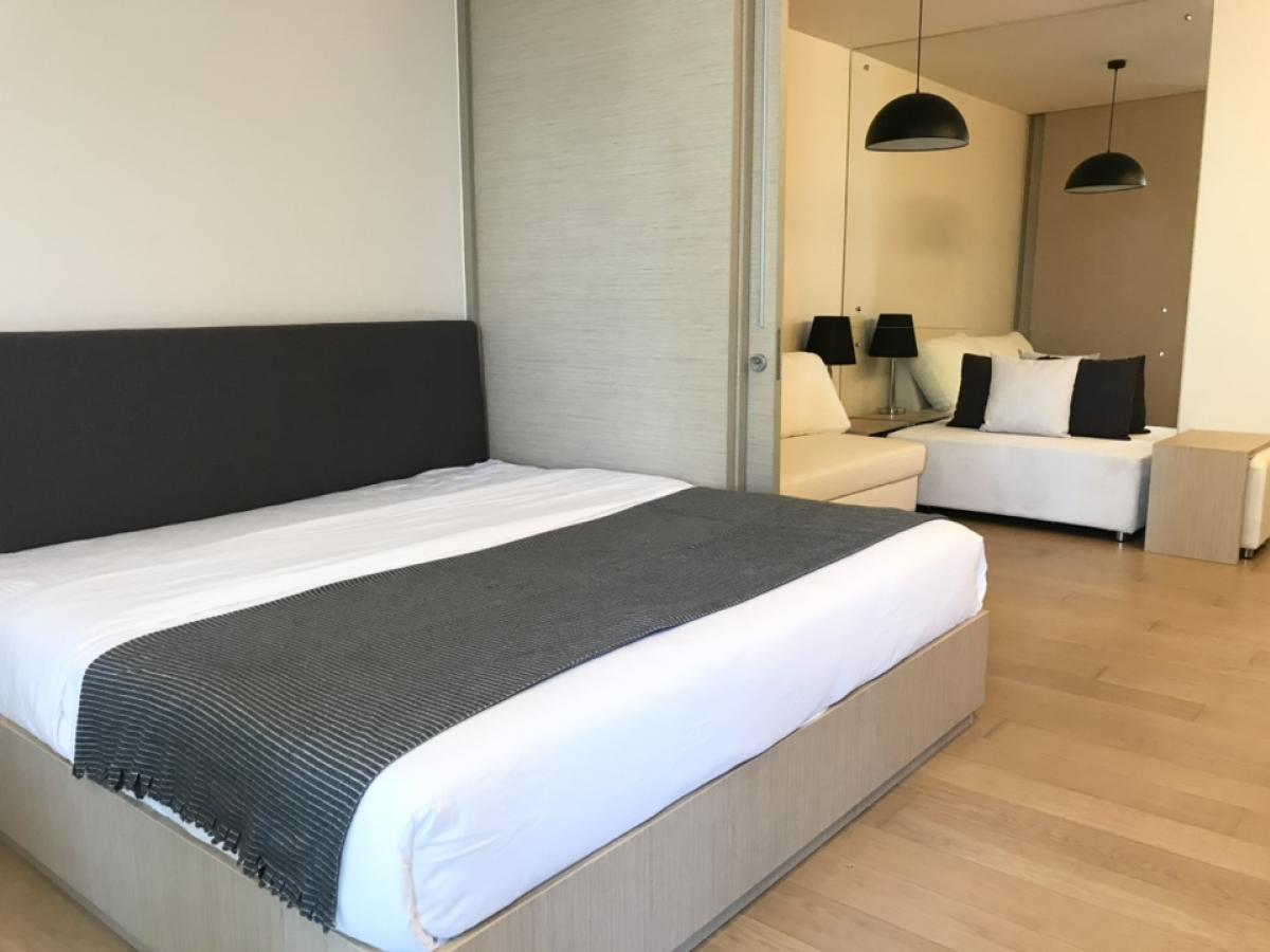 For SaleCondoSukhumvit, Asoke, Thonglor : Condo Liv@49; Sukhumvit 49 Condo, good location Next to Soi Sukhumvit 49, near BTS Thonglor.