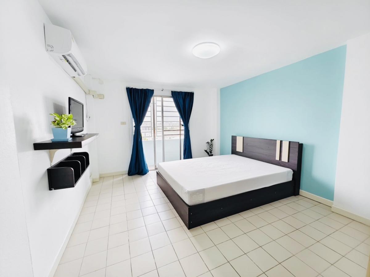 For SaleCondoPattanakan, Srinakarin : Ready for sale/rented Condo 5S. T.081-834-1501 9th floor, newly decorated, with new furniture, open and airy balcony view.