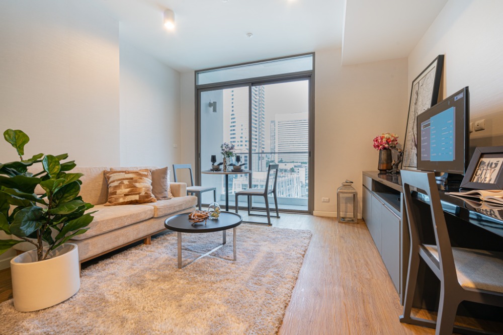 For SaleCondoSilom, Saladaeng, Bangrak : One & Only! Condo for sale, beautiful room, Siamese Surawong MRT-Samyan